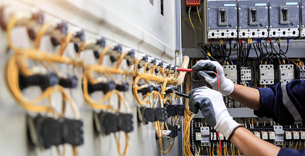 Professional Electrician technician working in Wilmington Manor, DE
